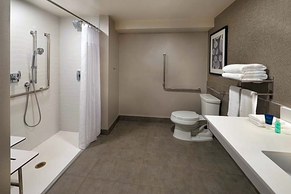 Four Points by Sheraton Vaughan