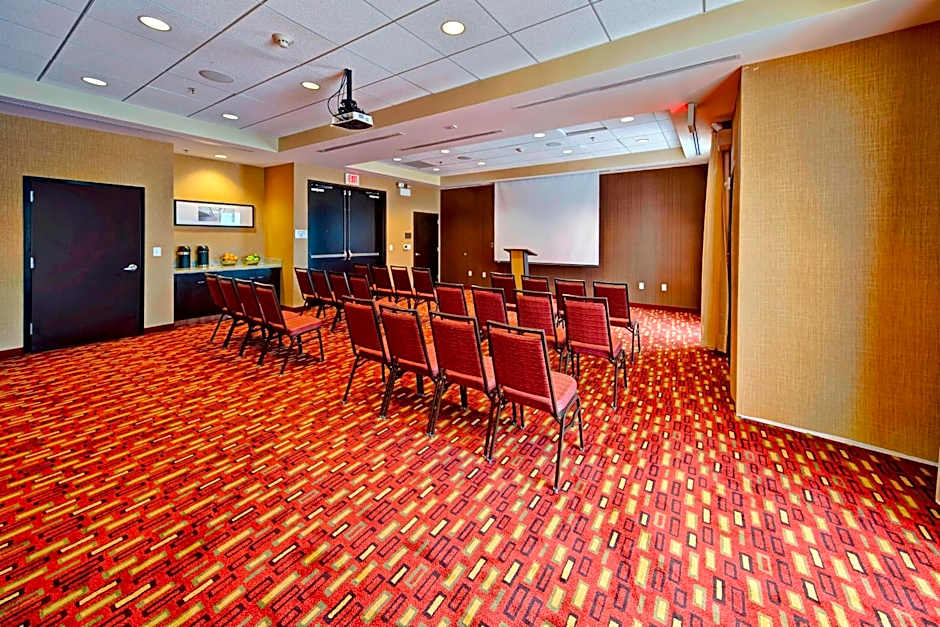 Courtyard by Marriott Westbury Long Island