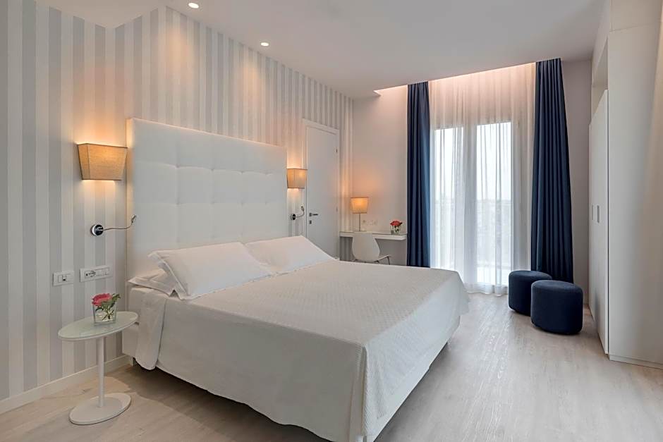 Hotel Fedora Riccione - FRONTE MARE