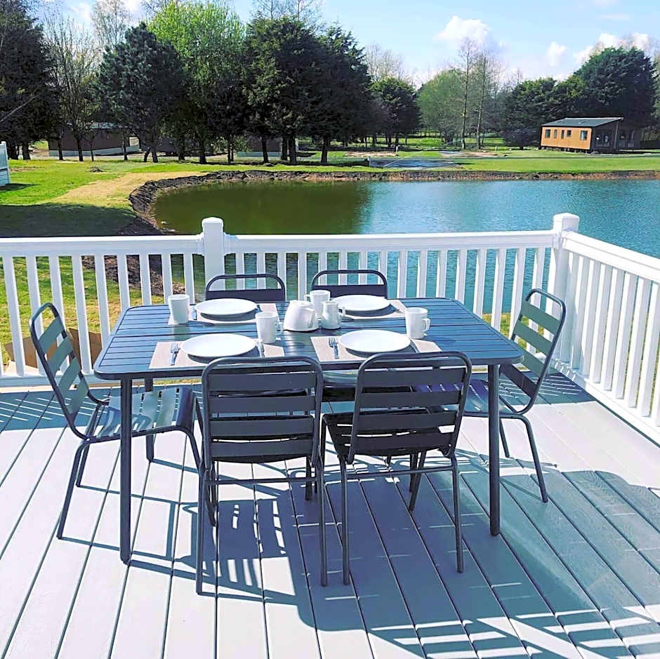 Hemingway Lodge with Hot Tub