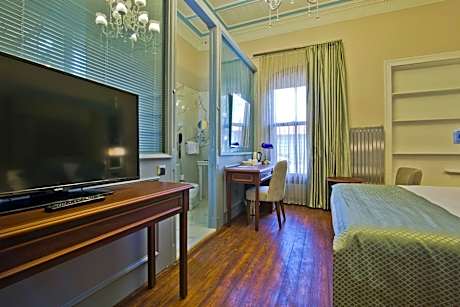 Deluxe Double Room with Jacuzzi