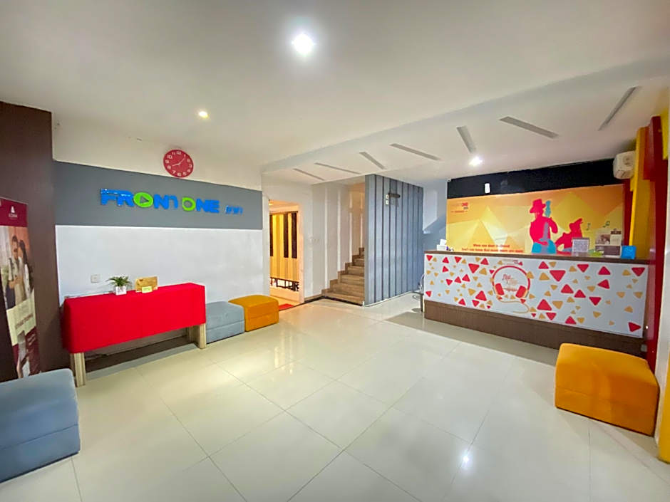 Front One Inn Sidoarjo