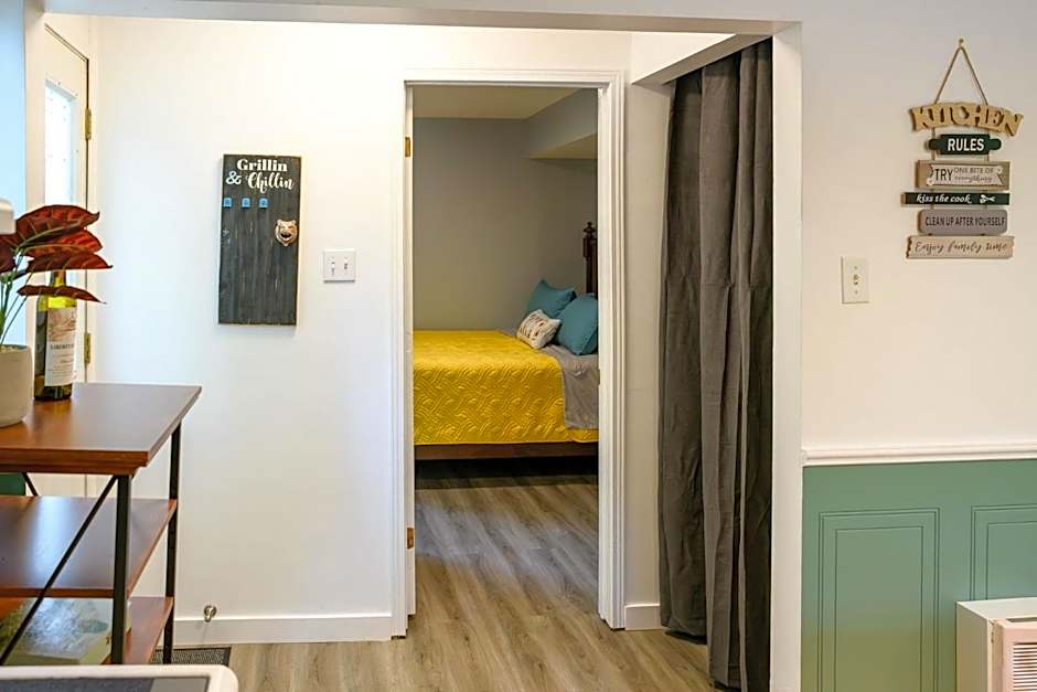 Cozy Cabin in the Forest w BBQ Firepit and More