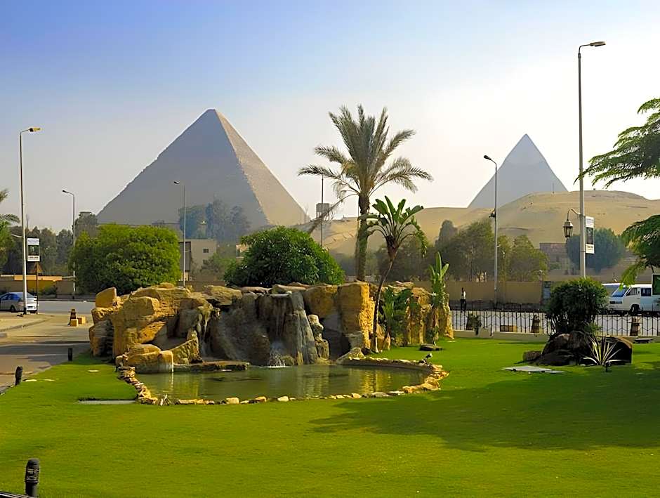 Le Meridien Pyramids Hotel & Spa