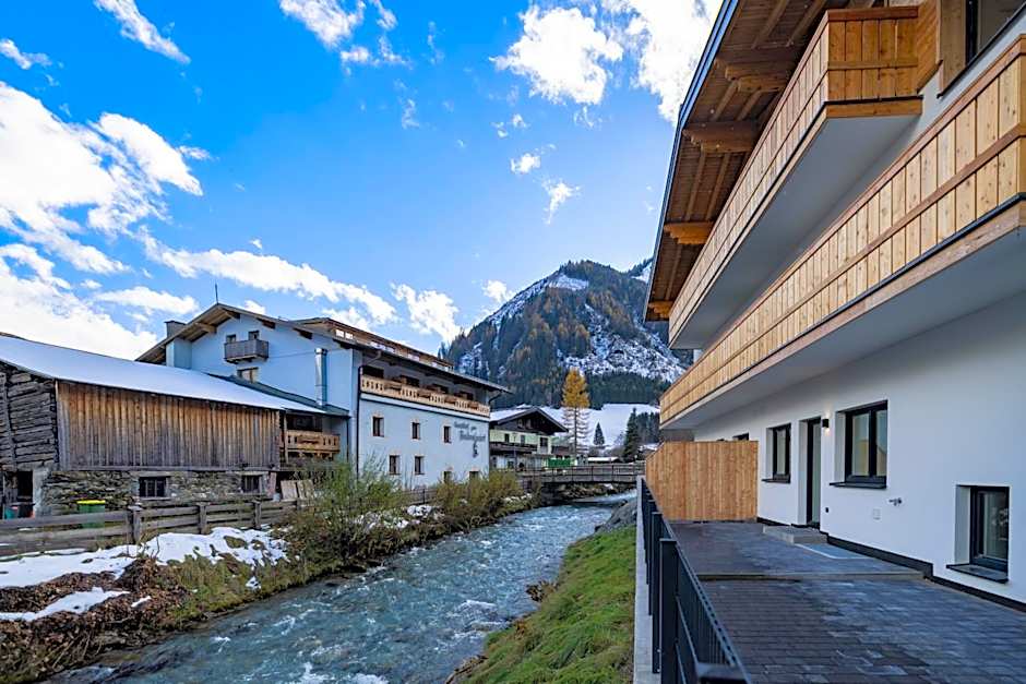 RIVERSIDE RAURIS APARTMENTS