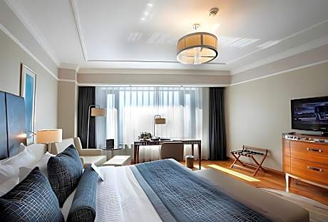 Deluxe Sea View King Room