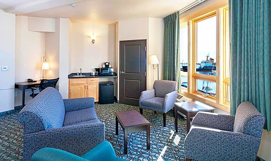 Park Point Marina Inn