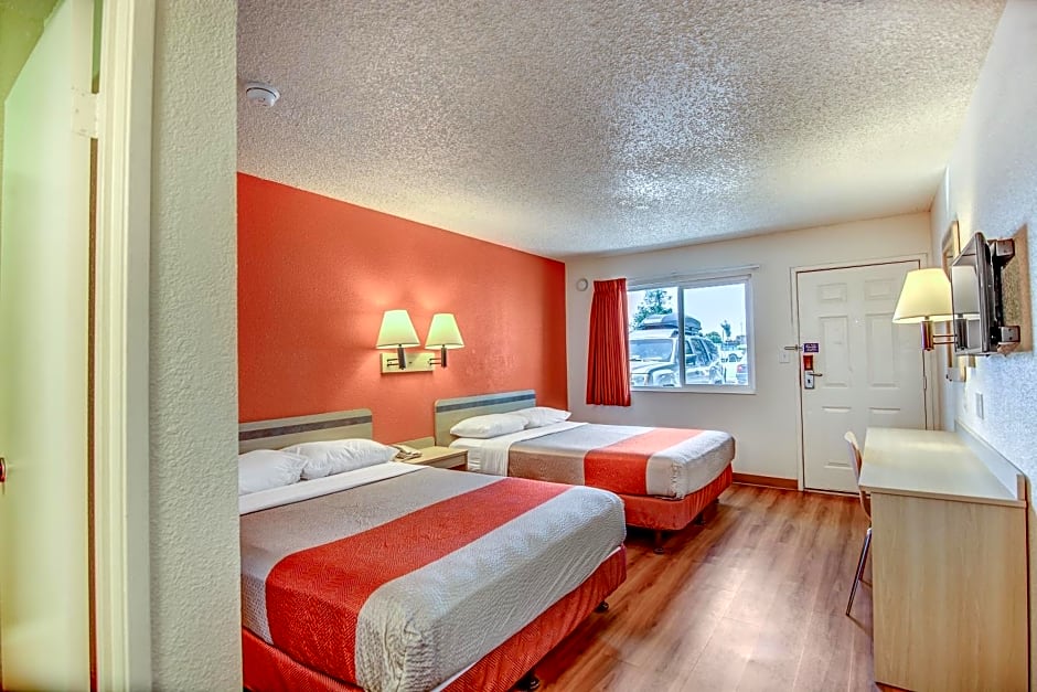 Motel 6-Stockton, CA - Charter Way West