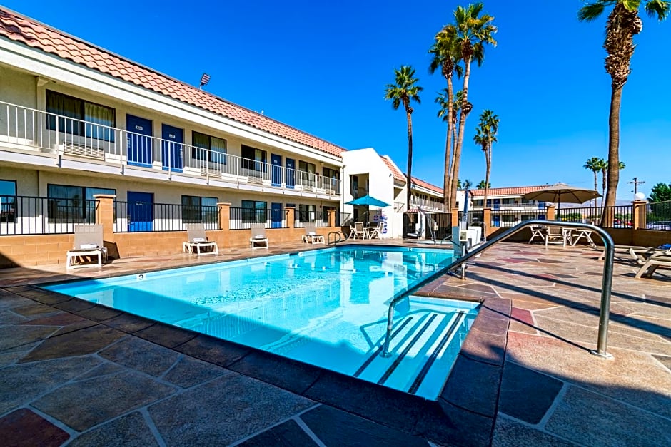 Rodeway Inn & Suites Thousand Palms - Rancho Mirage