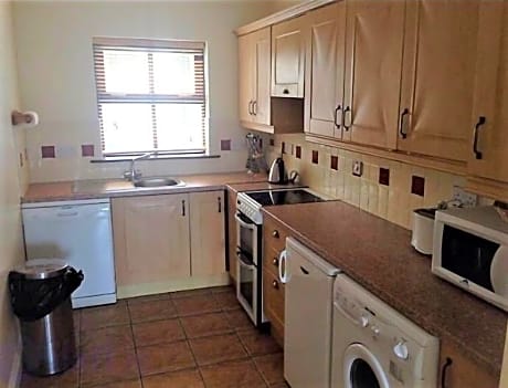 House, 3 Bedrooms (1 Double Bed and 3 Twin Beds)