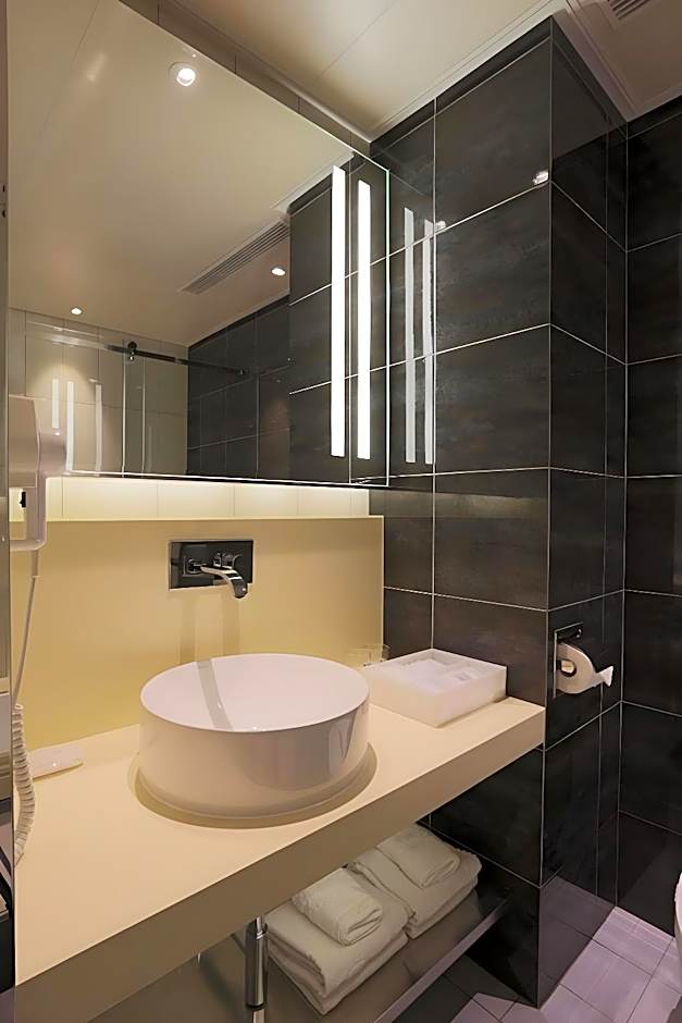 Royal Group Hotel Buo Ai Branch