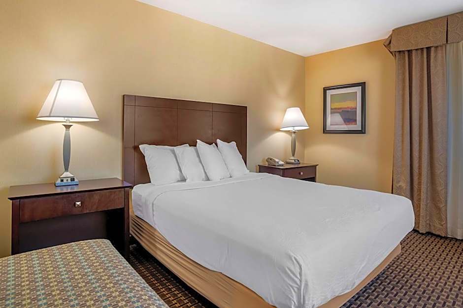 Best Western Plus Philadelphia Airport South At Widener Univ
