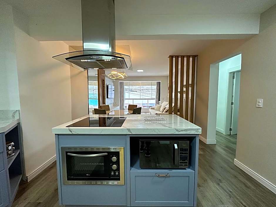 LA02- 2 Suítes +1Quarto | Jacuzzi | Churrasqueira