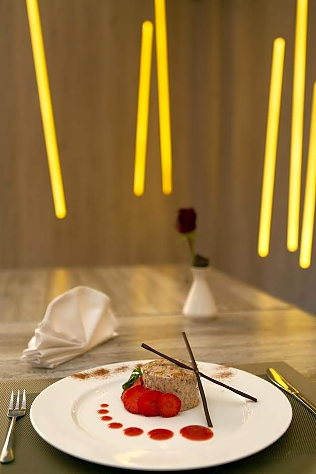 MADAURE HOTEL
