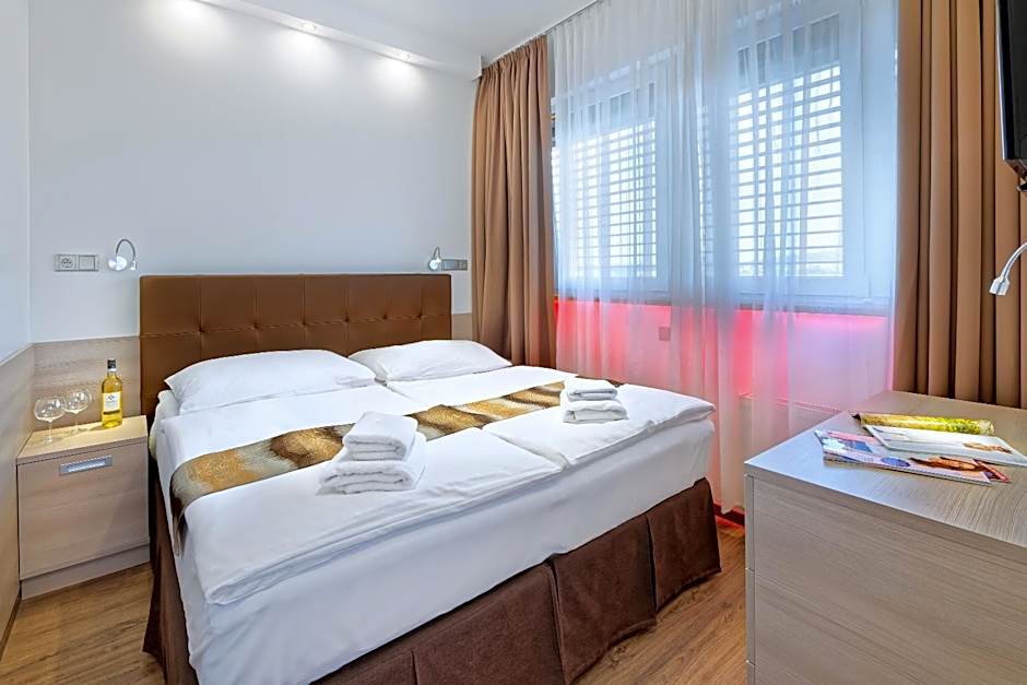 Hotel Aura Design & Garden Pool