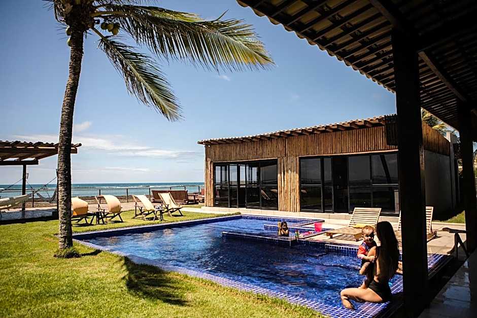 Casa com 5 suítes, sauna, piscina e área gourmet