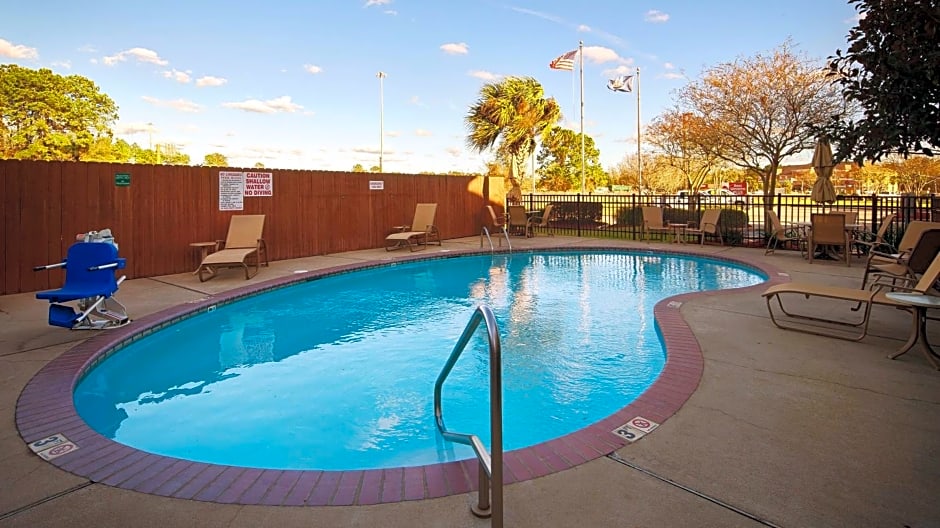 Best Western Plus Executive Hotel & Suites
