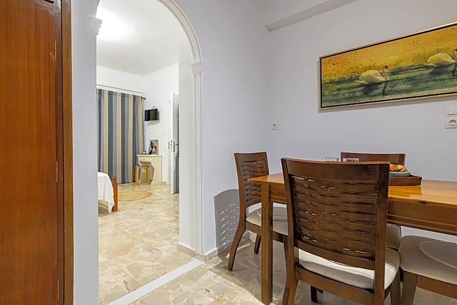 Denise Studios and Apartments