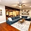 Historic Home Family Friendly Close to Seawall