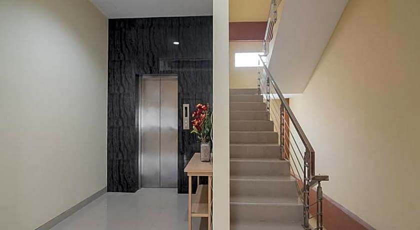 RedDoorz near Islamic Center Samarinda