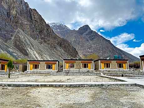 Hunder Tamarix Resort