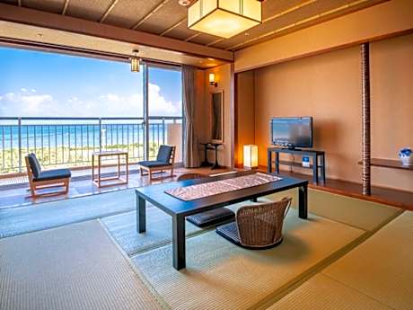 Traditional Japanese room 10 tatami mats with shower booth