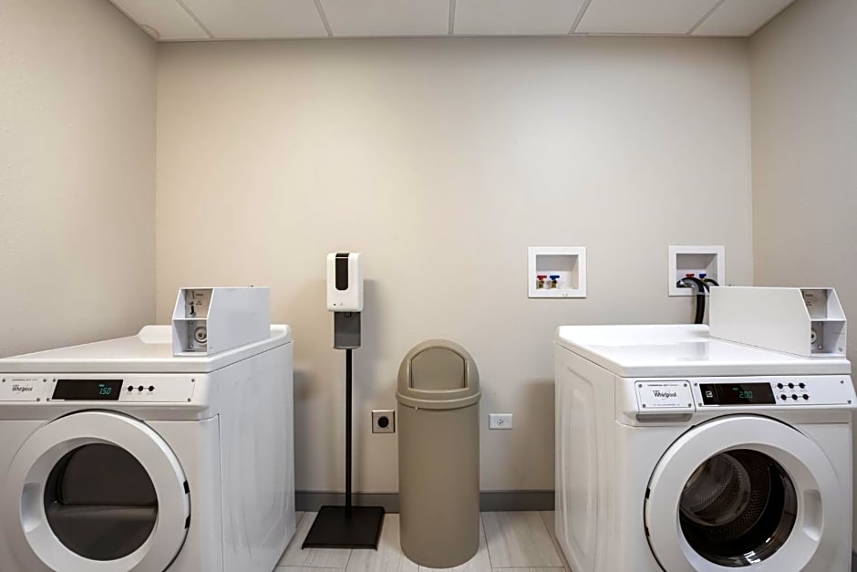 Holiday Inn Express & Suites Chicago - Hoffman Estates By IHG