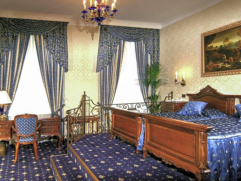 Grand Hotel London