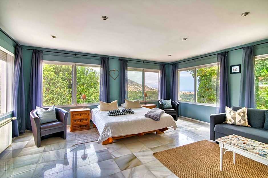 Villa Morera Bed & Breakfast