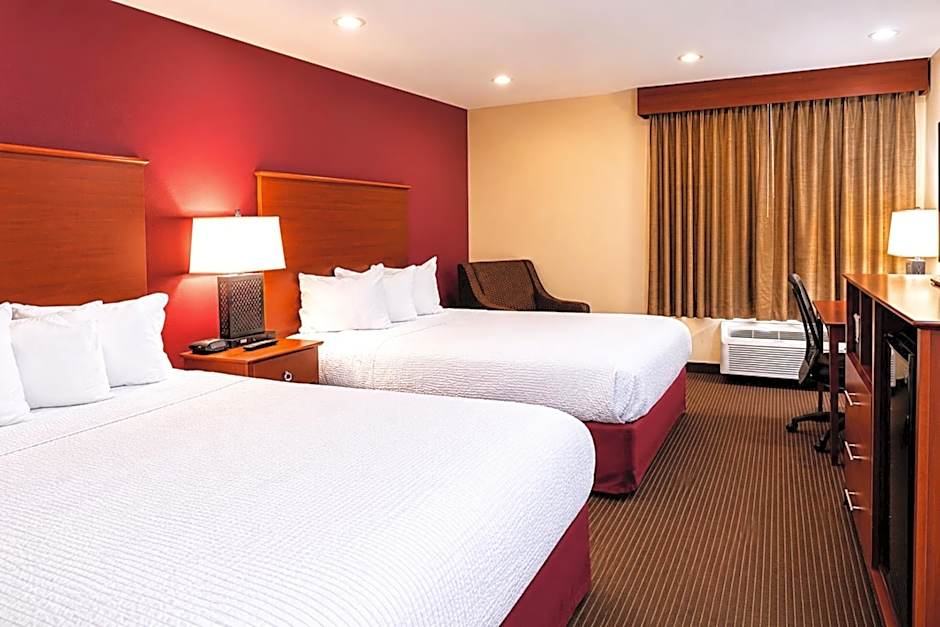 Coratel Inn & Suites by Jasper Black River Falls, WI