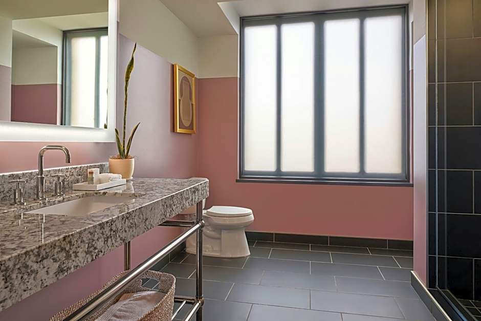 Renaissance Saint Elm Dallas Downtown Hotel