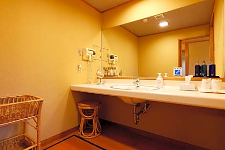 Deluxe Japanese-Style Room with Private Bathroom Garden View 3 floor