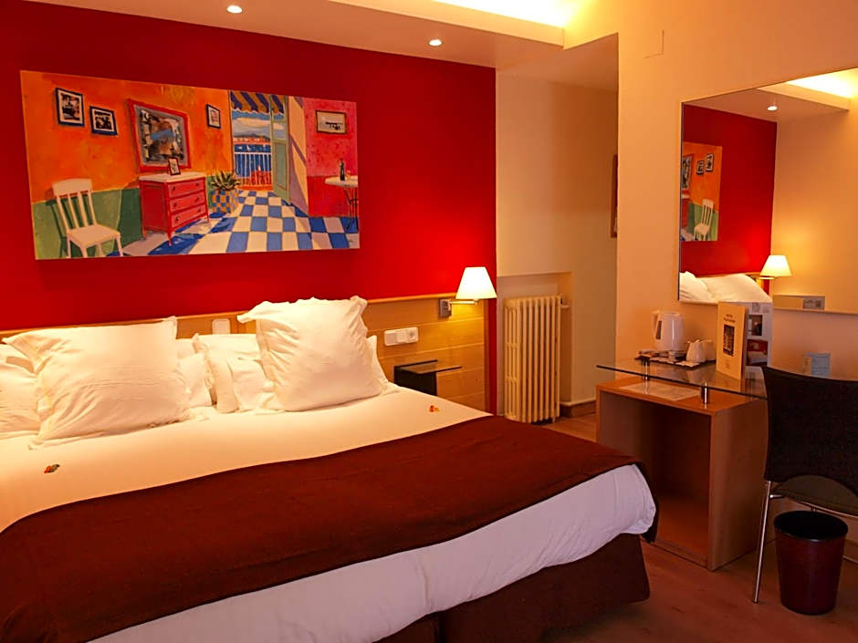 Photo 1 of 13 of 1 Double Bed or 2 Beds