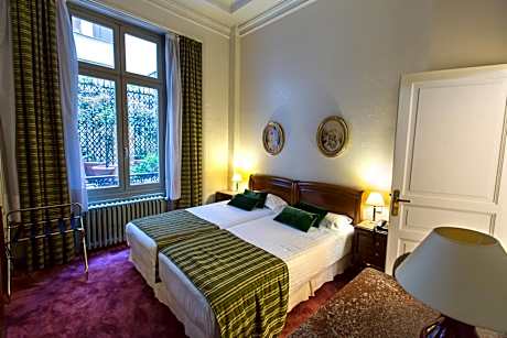 Chambre double rez-de-chaussee