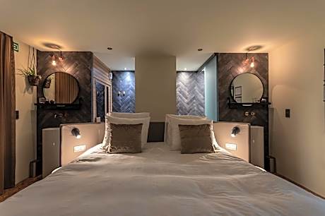 Deluxe Double or Twin Room with Garden View