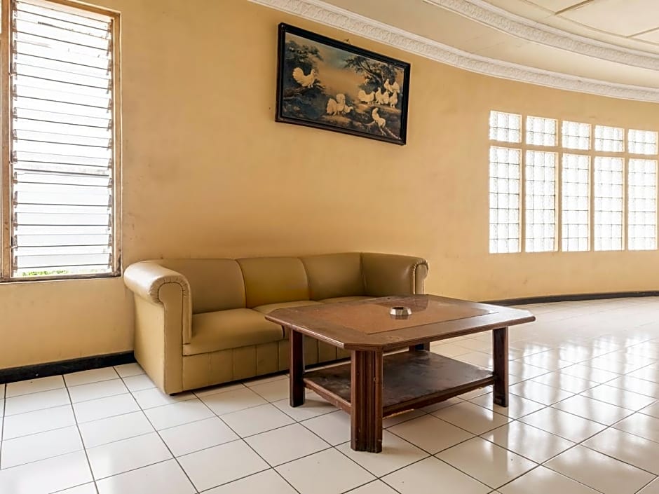 SPOT ON 2341 Hotel Padjajaran 2