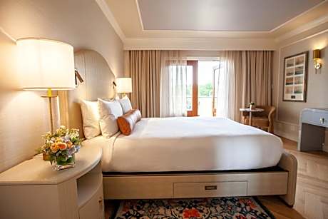 Queen Room with Balcony