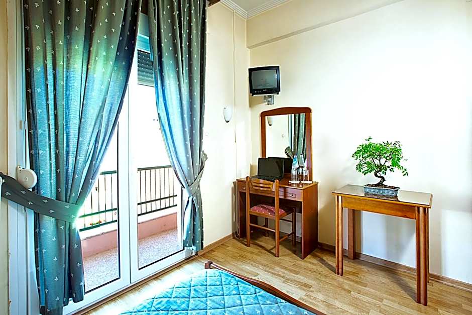 Photo 1 of 5 of Double Room