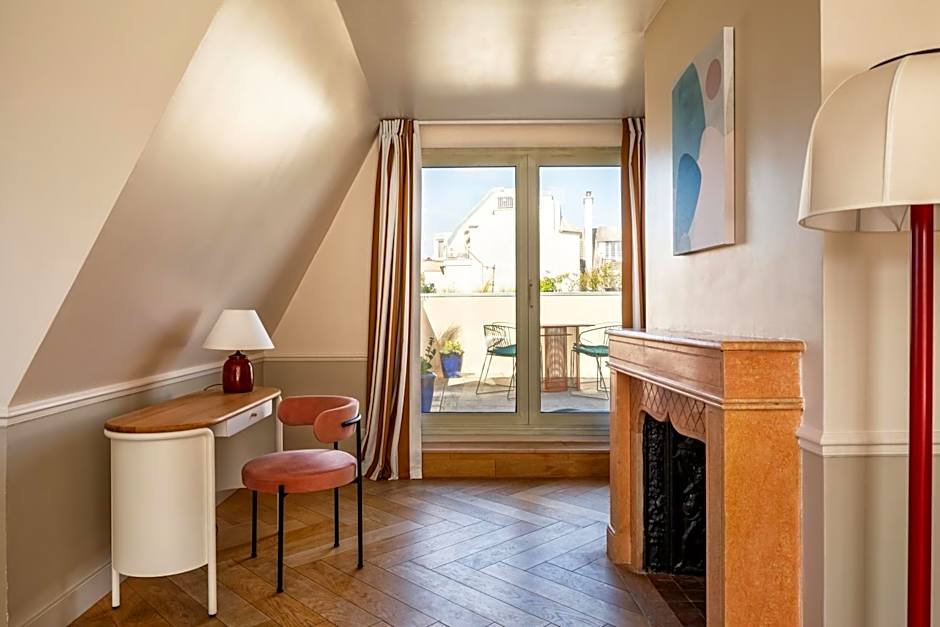 Royal Garden Champs Elysees