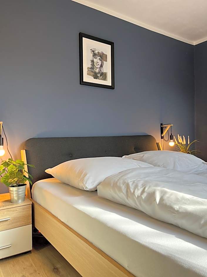 Blue Doors Hostel KTV