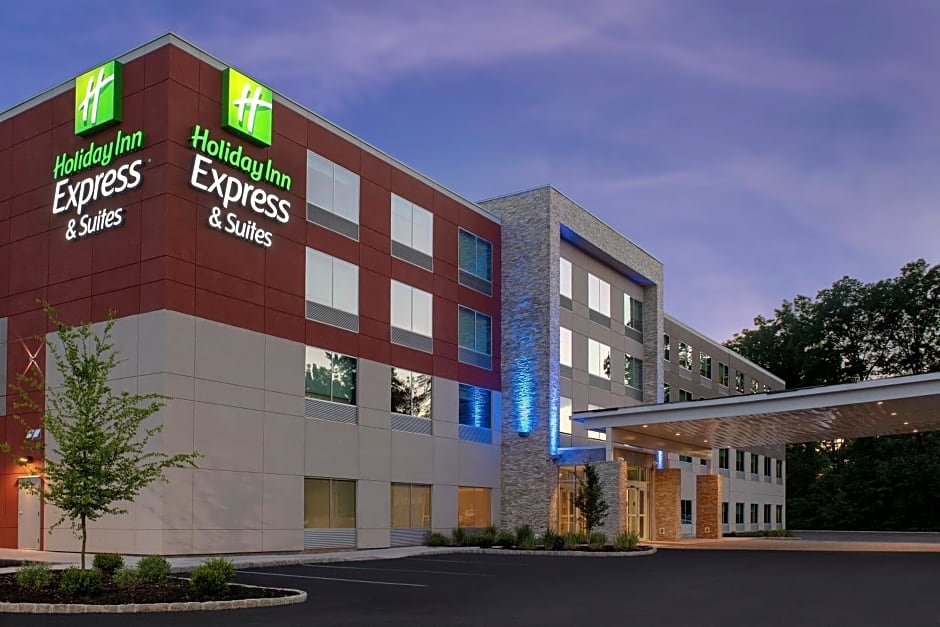 Holiday Inn Express & Suites North Brunswick