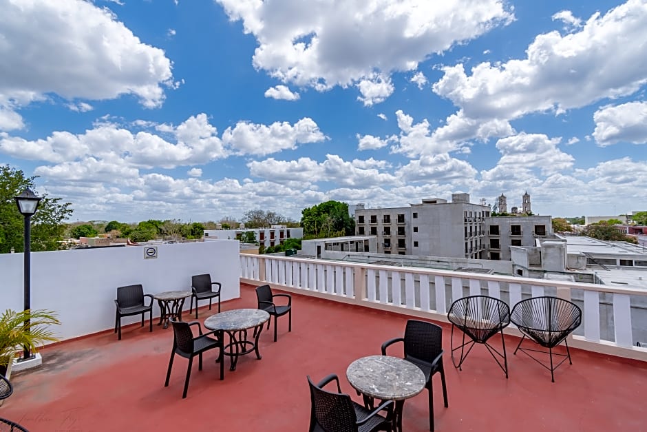 Hotel Colonial Zaci by GuruHotel