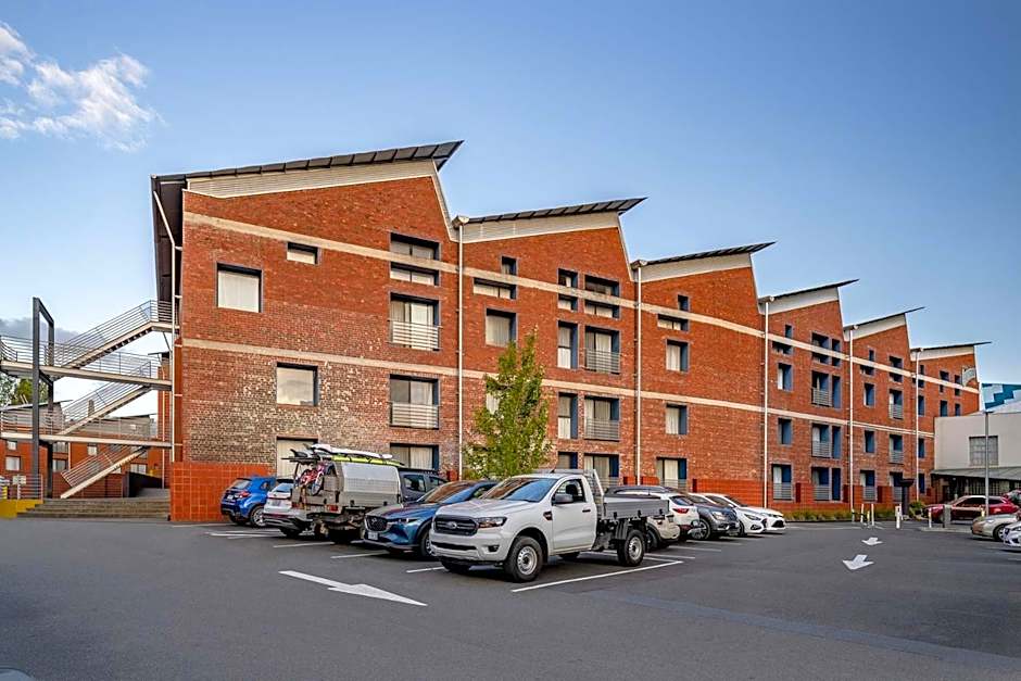 The Old Woolstore Apartment Hotel