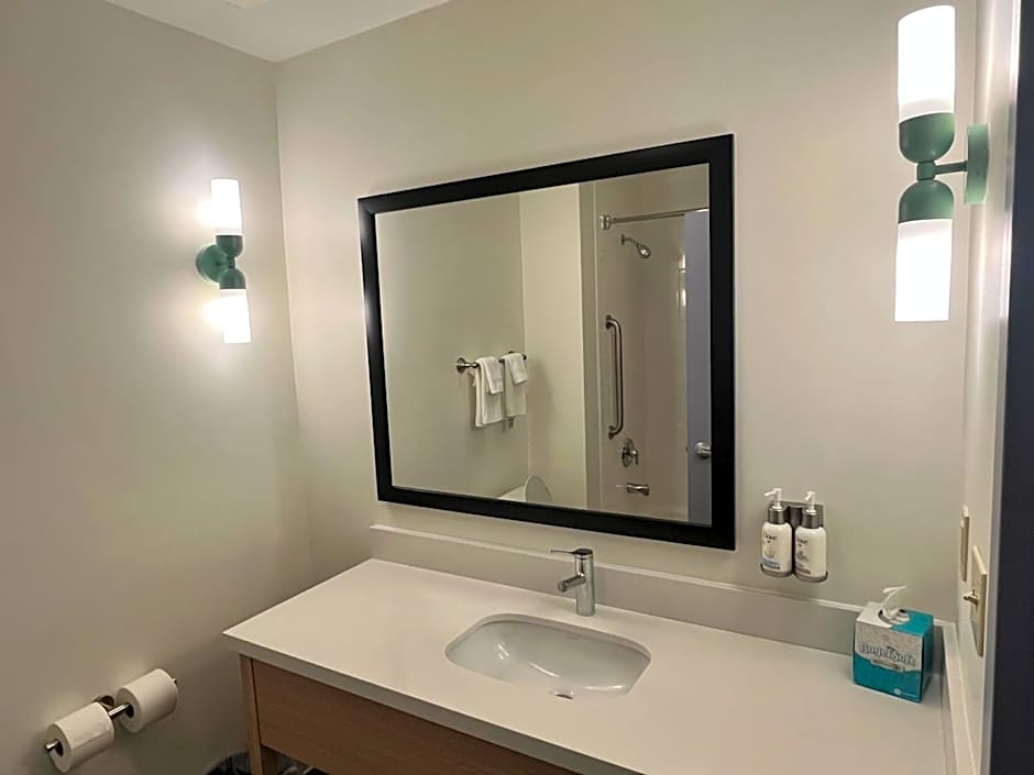 Tapa Hotel, Inn & Suites