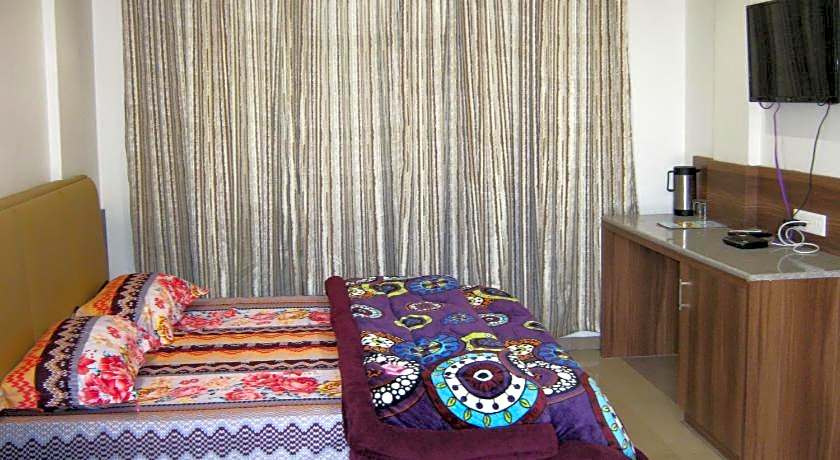 Hotel Navaratan Palace