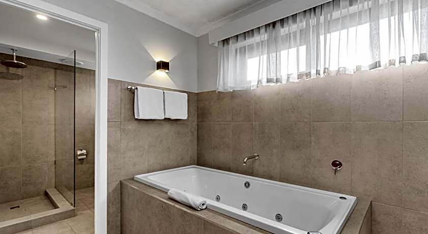 Apollo Bay Motel & Apartments