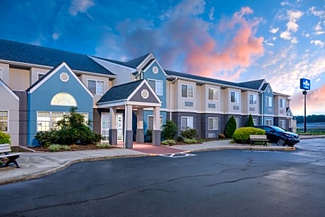 Microtel Inn & Suites By Wyndham Burlington