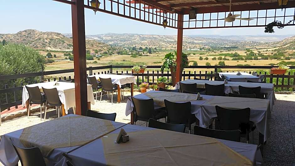 Pelekanos Apartments