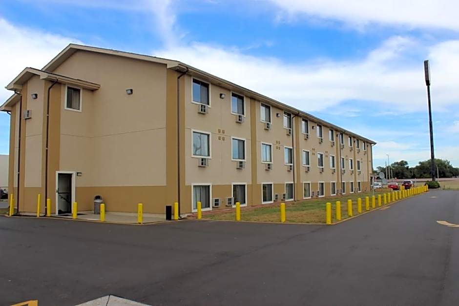 Super 8 by Wyndham Grand Rapids/Wyoming