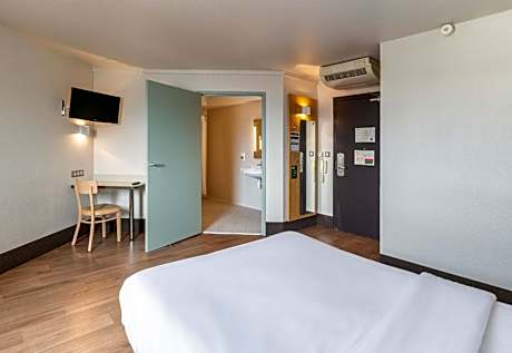 Double Room - Disability Access - Non-Smoking